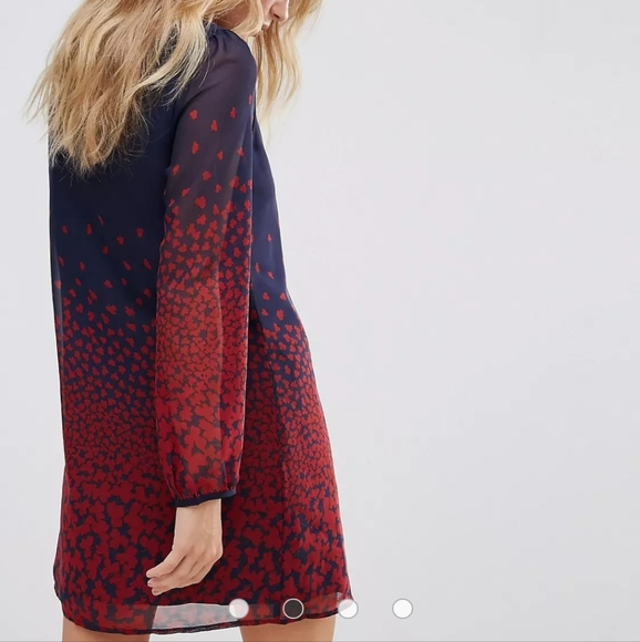 Yumi Long Sleeve Shift Dress in Leaf Border Print Navy Red - Picture 4 of 11